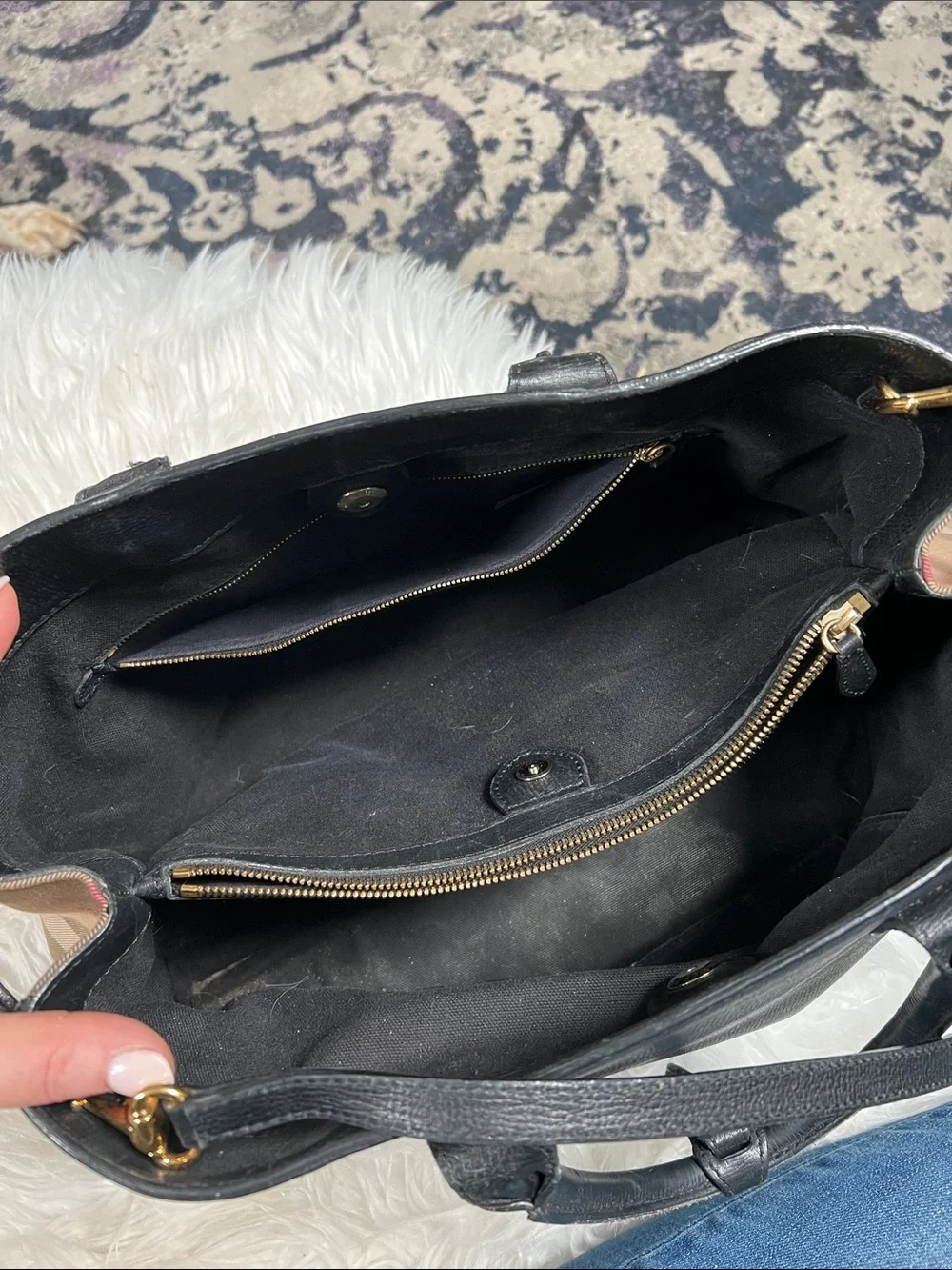 Burberry sleek duffel